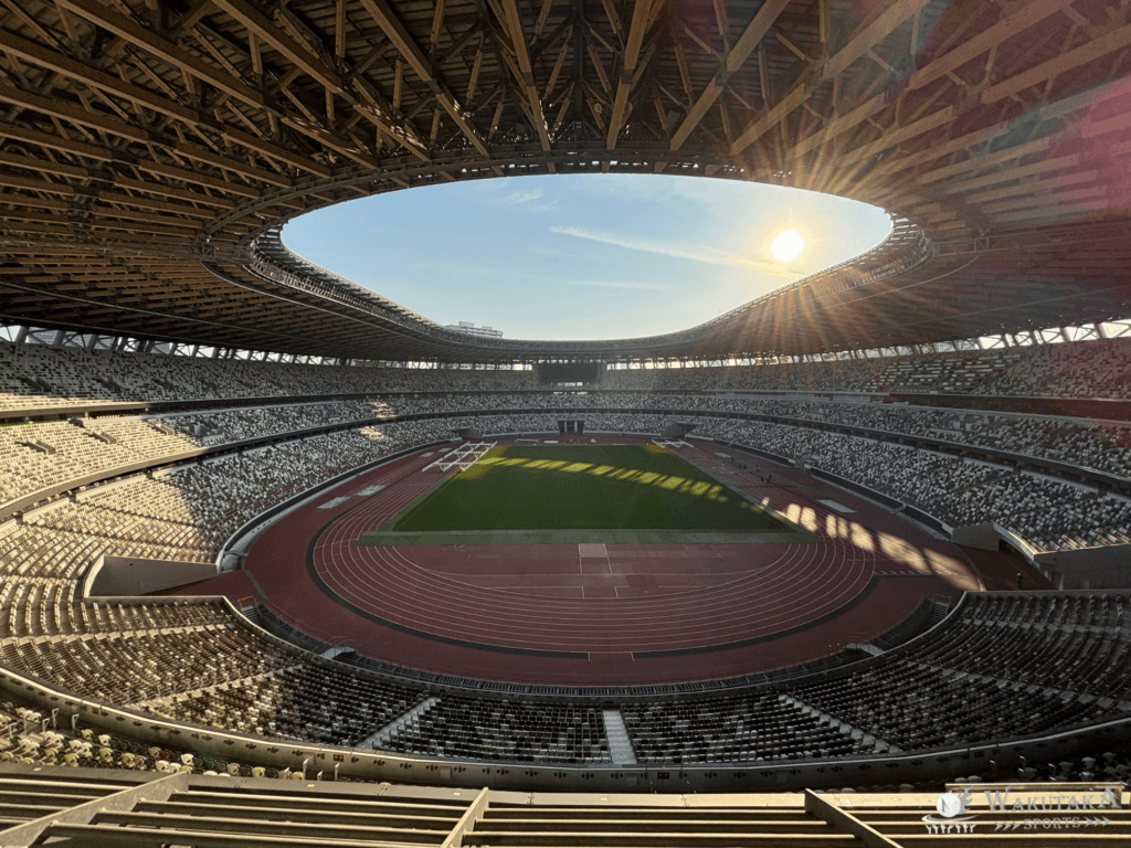 MUFGスタジアム（国立競技場）では、屋根があるため基本的には雨に濡れない