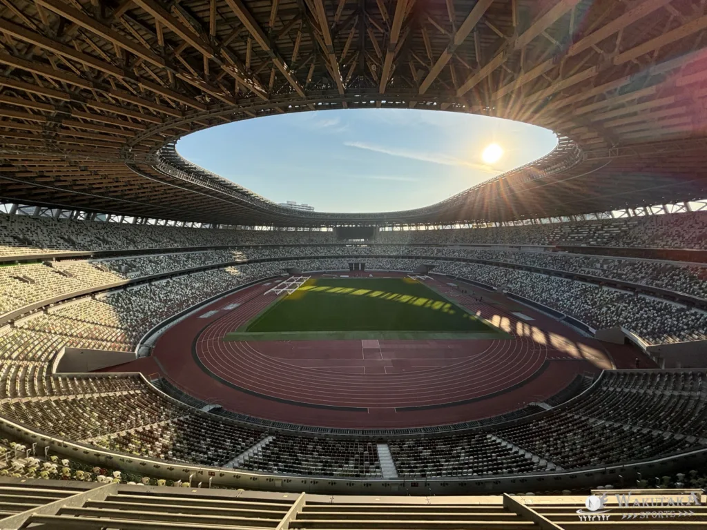 【2026年最新版】国立競技場(MUFGスタジアム)座席ガイド|写真で座席の見え方・雨対策も解説! 47 MUFGスタジアム(国立競技場)では、屋根があるため基本的には雨に濡れない