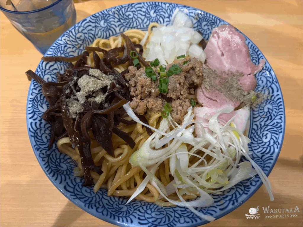 東京ドーム近くにあるはぐれ雲の「まぜ煮干そば」の写真