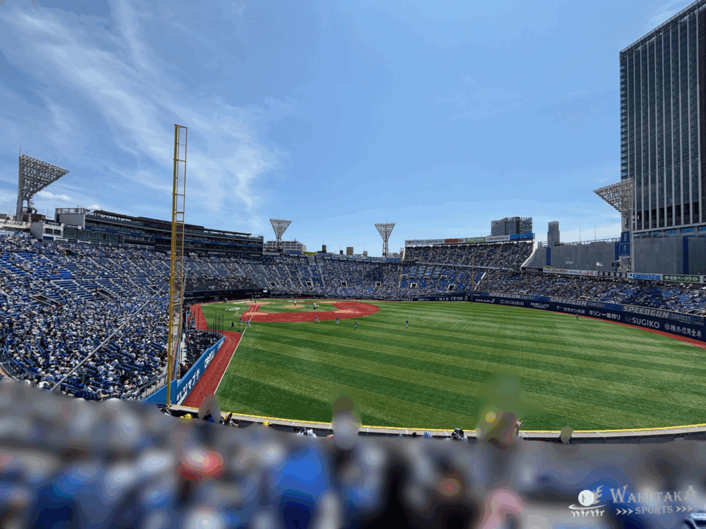 【2025年最新版】横浜スタジアム座席ガイド|見え方写真・新席種(エグゼクティブBOXなど)・お得チケット完全攻略 27 2025年撮影のハマスタのライトスタンド(BAY SIDE)の外野席