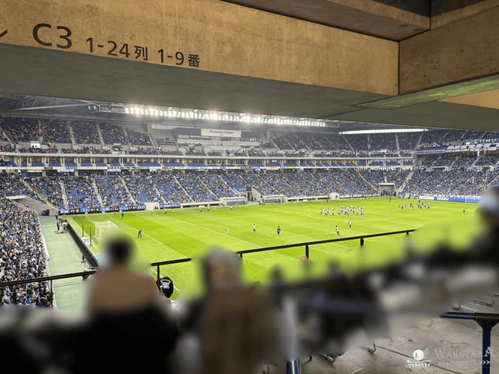 バックスタンド下層からのパナスタの座席の見え方