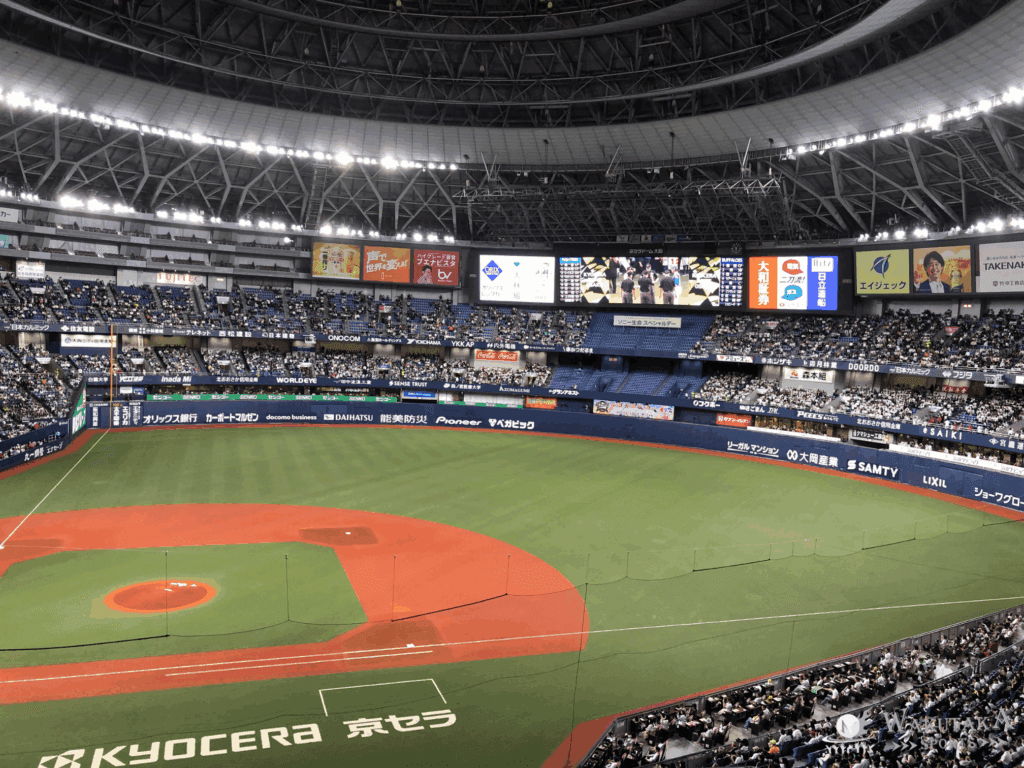 【2025年最新版】京セラドーム大阪 座席ガイド|見え方・おすすめの席を写真付きで解説 25 5階内野席・一塁側から見た京セラドーム大阪(ワクタカ撮影)
