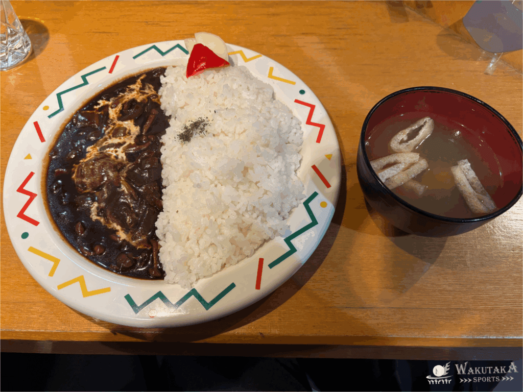 洋食堂やましげで食べられるハヤシライス