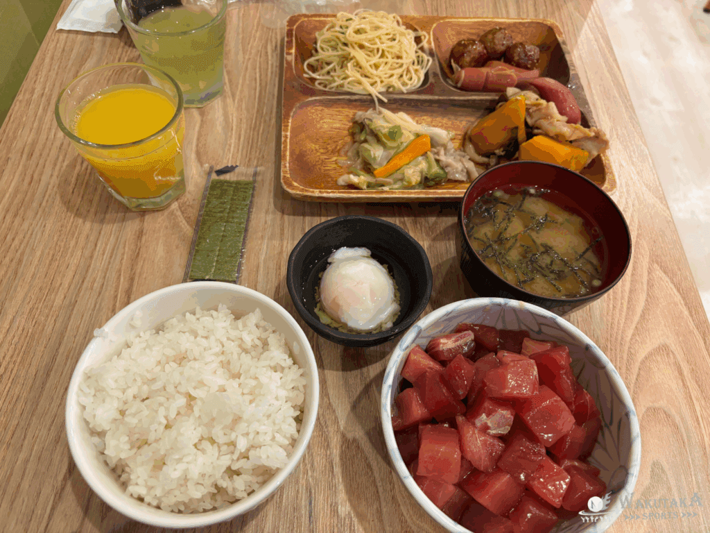 ホテルドルフ静岡で食べられる朝食。食べ放題のマグロの赤身は鮮度抜群◎