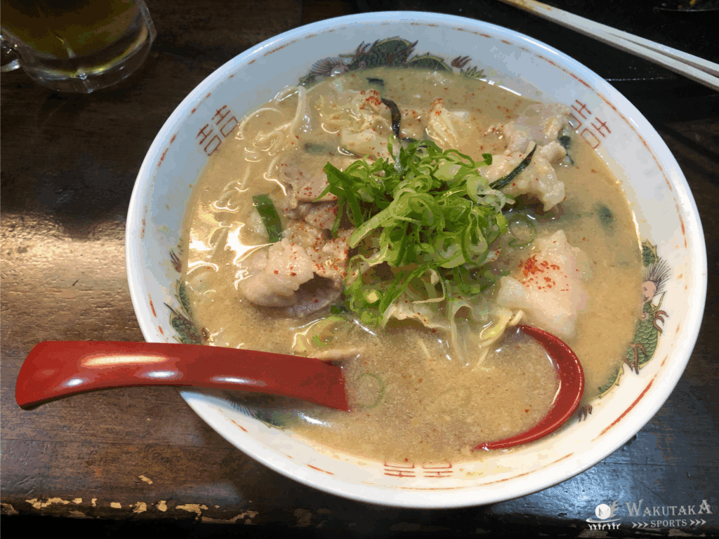 Kenzo Cafeで食べられるもつラーメン