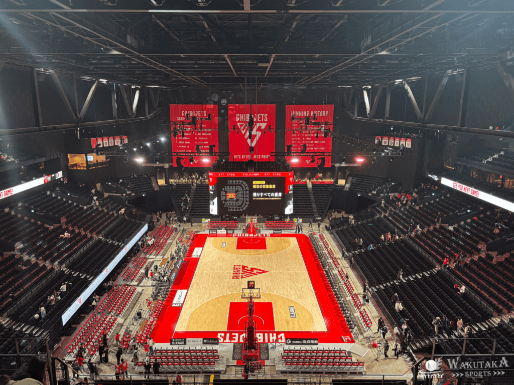 【2026年最新版】ららアリーナ座席ガイド|千葉ジェッツ戦の見え方・おすすめ席を徹底比較 35 4階・エンド席から見たららアリーナ東京ベイの風景