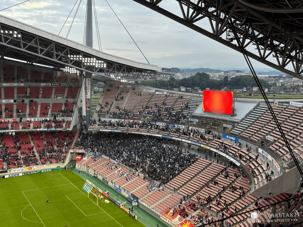 豊田スタジアムの南サイドスタンド